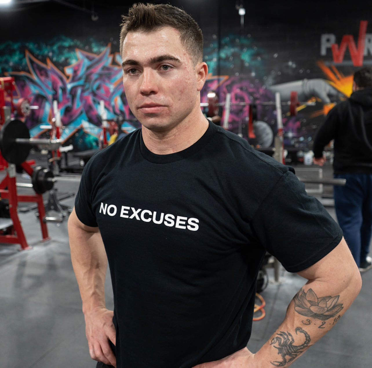 NO EXCUSES REGULAR T-SHIRT