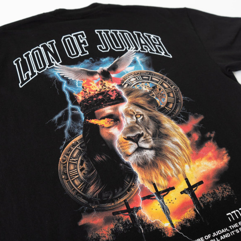 
                  
                    Load image into Gallery viewer, LION OF JUDAH OVERSIZE T-SHIRT
                  
                