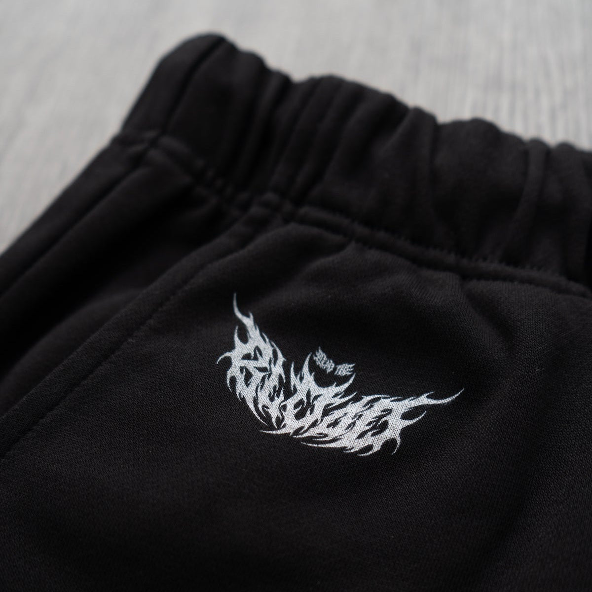 NO CUFF SERAPHIM SWEATPANTS